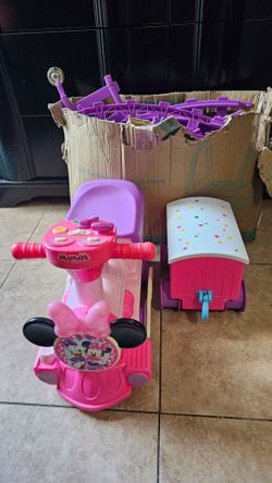 Mini Mouse Train with Tracks