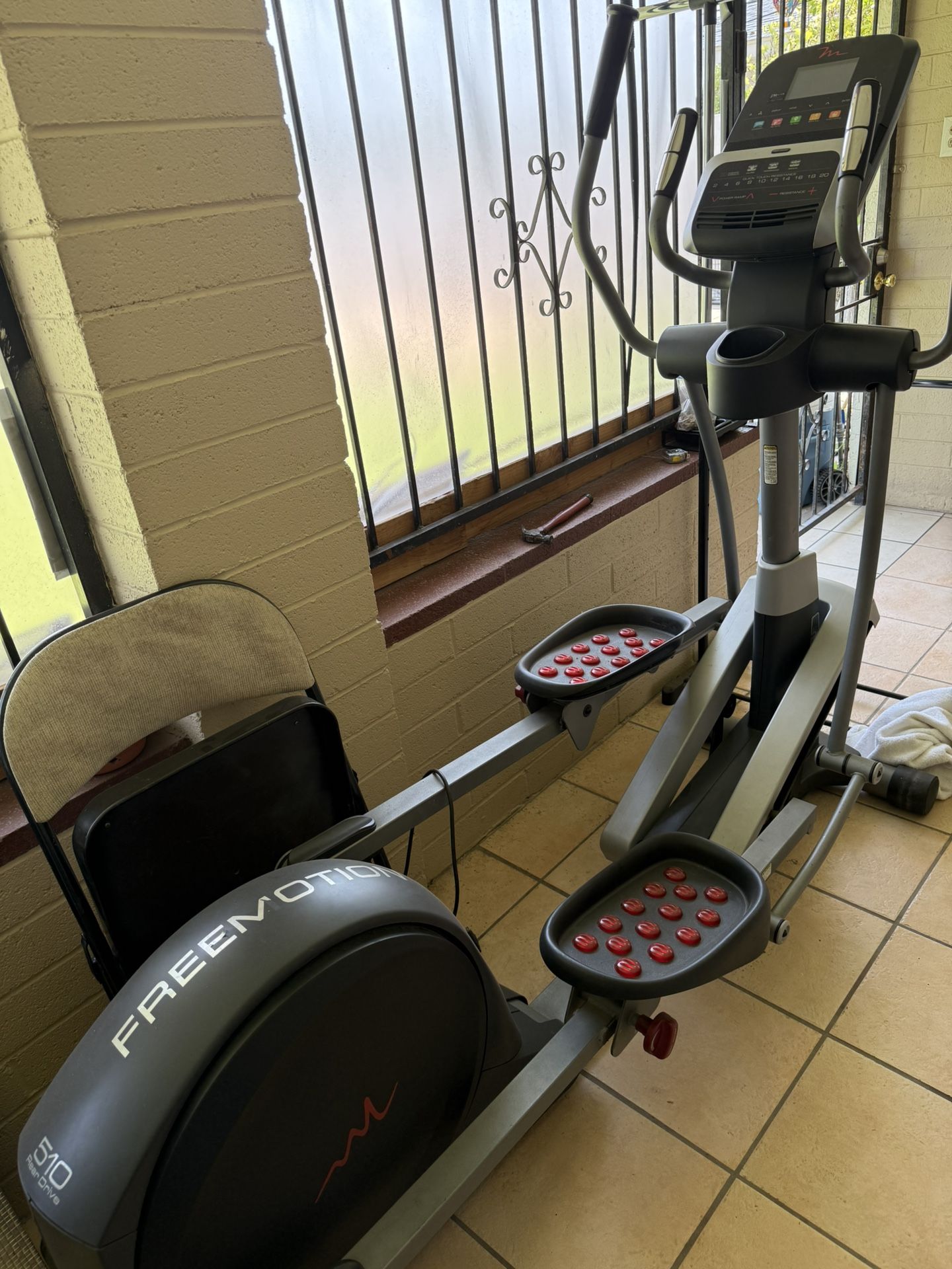 Elliptical Free Motion Machine