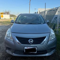 2013 Nissan versa 1.6 L automatic transmission For Parts Only ‼️