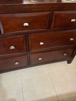 Queen Bedroom Set