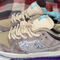 BNDS NIKE SB DUNK LOW BIG $ SAVINGS