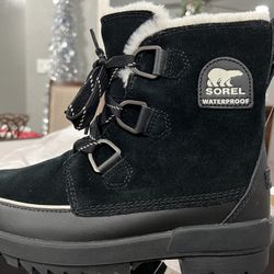 Sorel Womens Boots Size 6,10