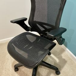 Ergonomic Office Chair With Adjustable Arms