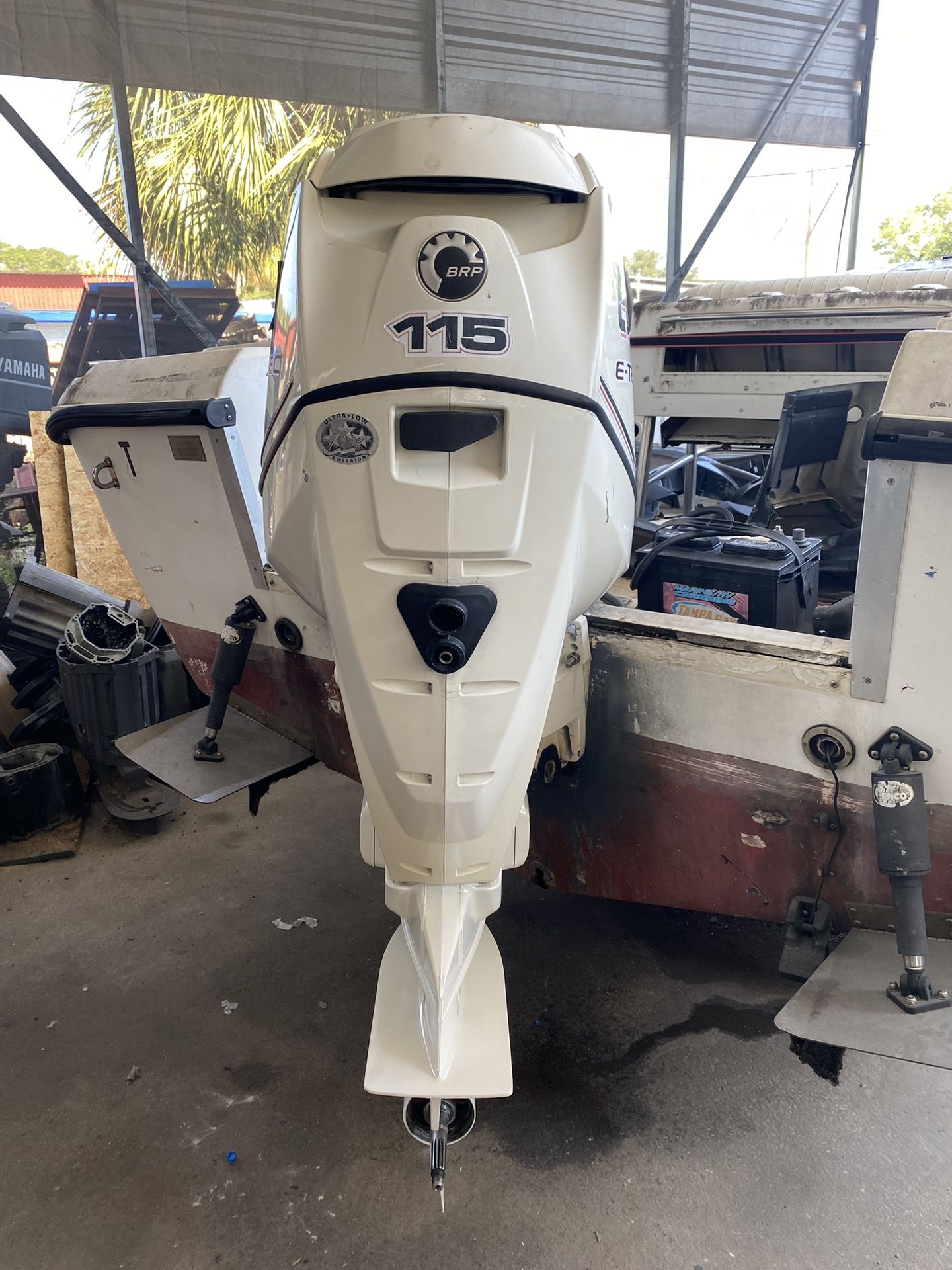 2014 BRP Evinrude 115 HP ETEC E-TEC 2-Stroke 20" Outboard Motor 
