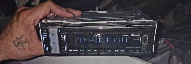 JVC KD - R890BT Single Din Radio