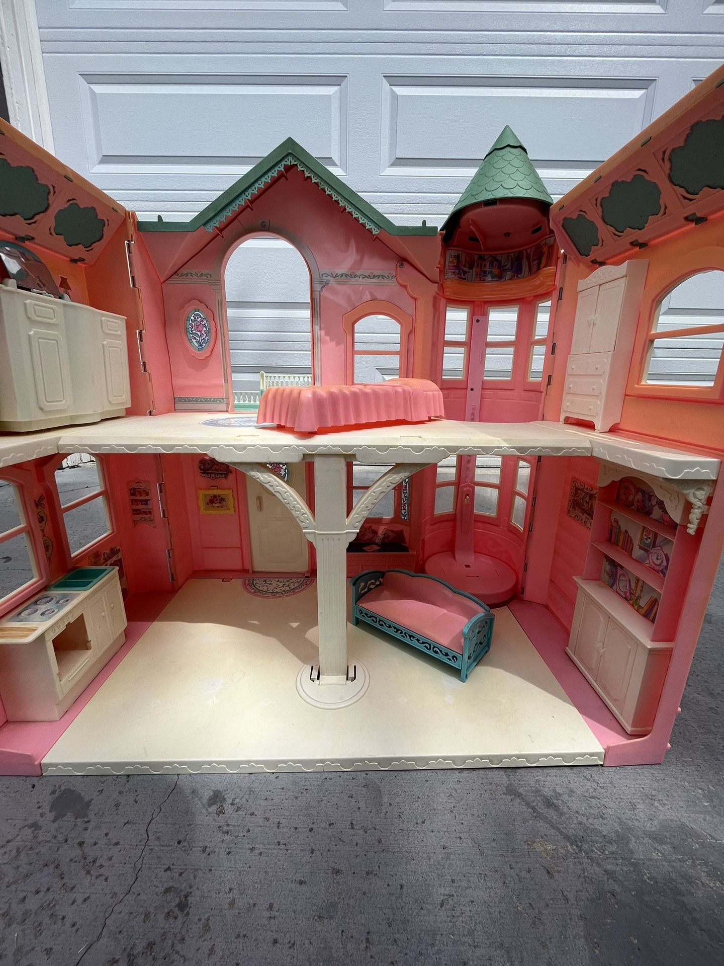Vintage barbie house with elevator sale
