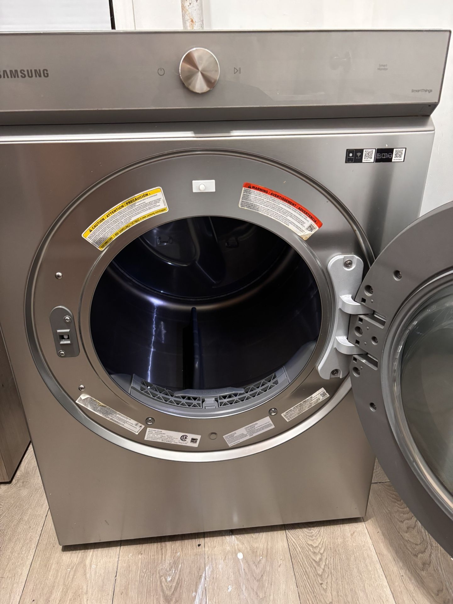 Bespoke 7.6 cu. ft. Ultra Capacity Gas Dryer with Super Speed Dry DVG53BB8700T