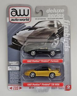 Auto World Deluxe Series 2‑Pack 1992 Pontiac Firebird & 1997 Pontiac Firebird