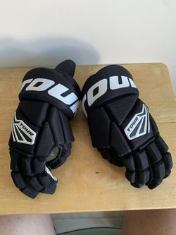 Roller hockey gloves  