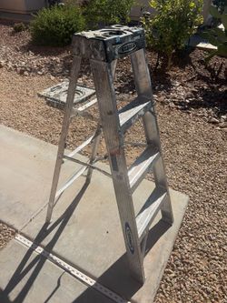 4 ft ladders
