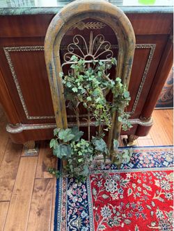 Adorable wood and iron planter