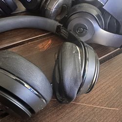 Broken Beats by Dr. Dre Beats Solo3 Wireless On-Ear Headphones FOR PARTS