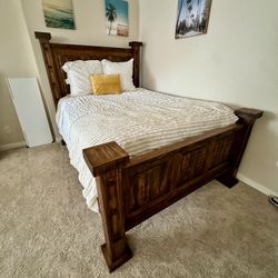 4 piece Solid Wood Rustic Queen Bedroom Set 