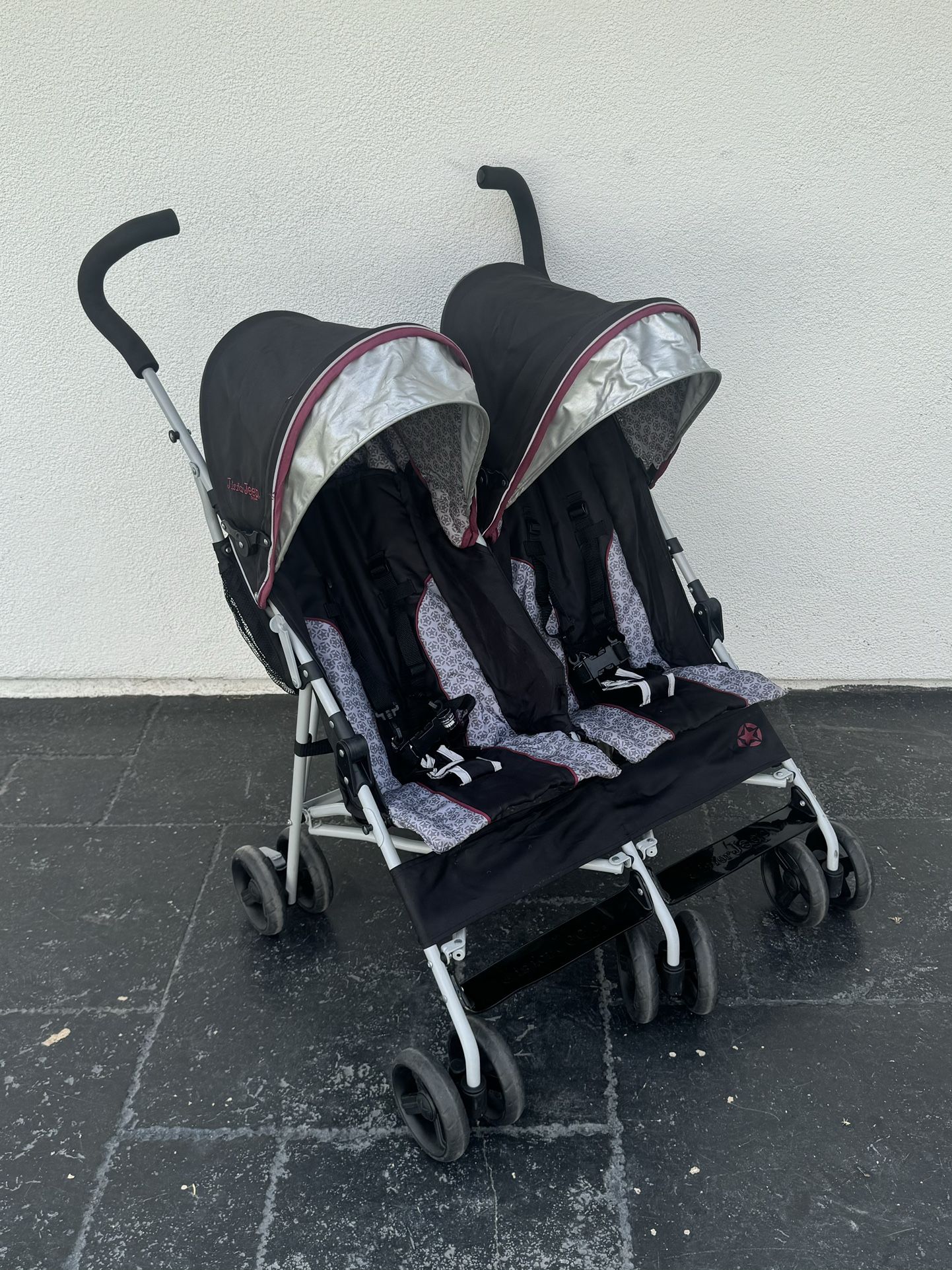 LIKE NEW JEEP ALL STAR SIDE BY SIDE DOUBLE STROLLER!!