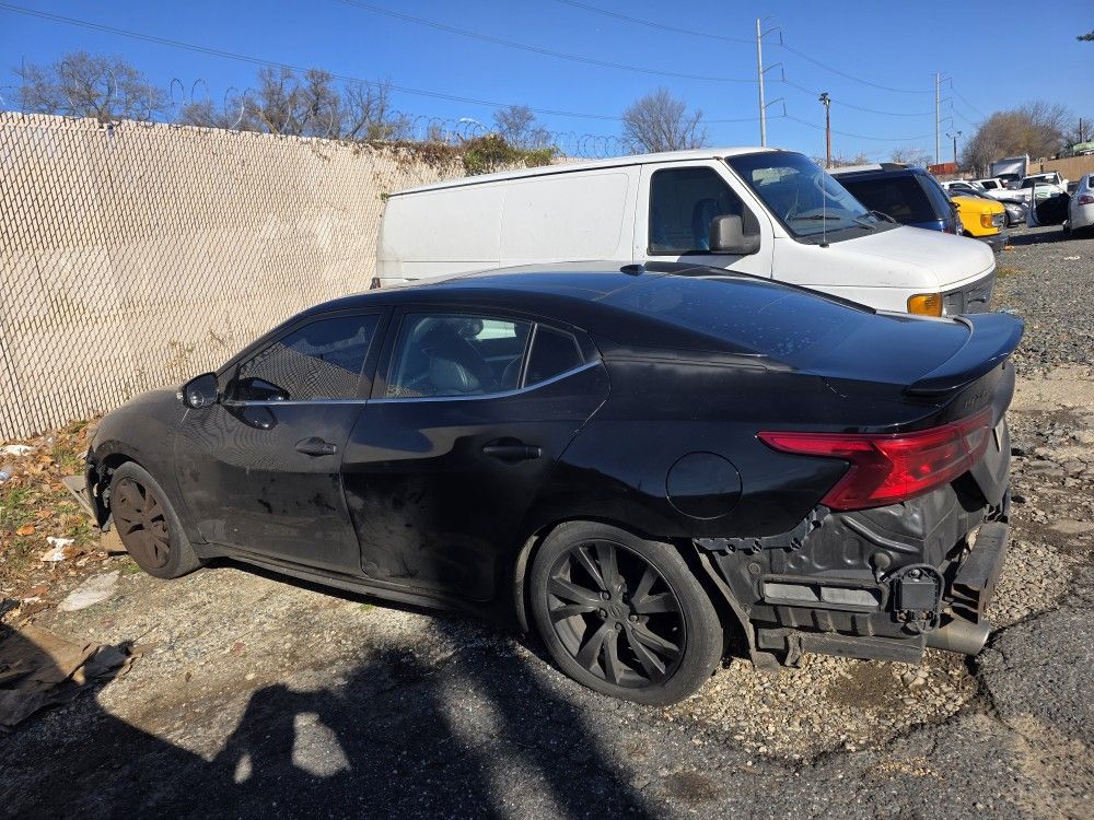 2016 Nissan Maxima