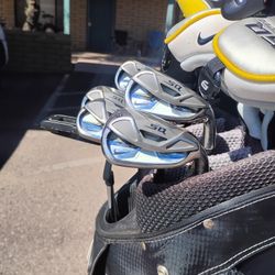 Golf Clubs! Women's Complete Set! Nike & TaylorMade!