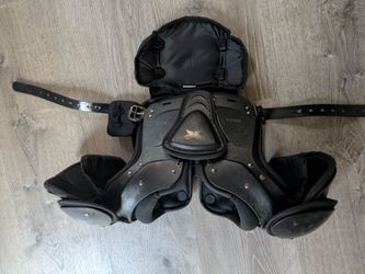 Zenith small football shoulder pads with backplate