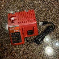 Brand new Milwaukee M18 M12 combo battery charger 18v & 12v