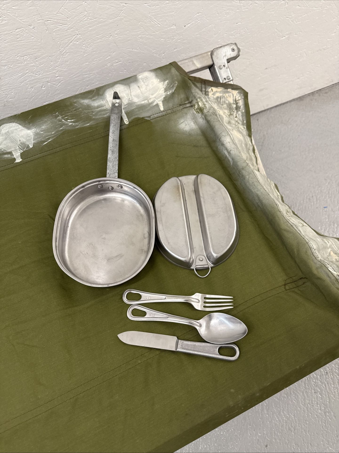 Vintage WWII GI U.S. Military 1945 Knapp-Monarch Mess Kit Fork Spoon And Knife