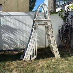 Pool Ladder 