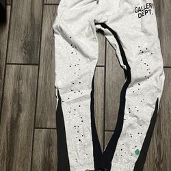 Grey Gallery Dept white sweatpants Size Medium