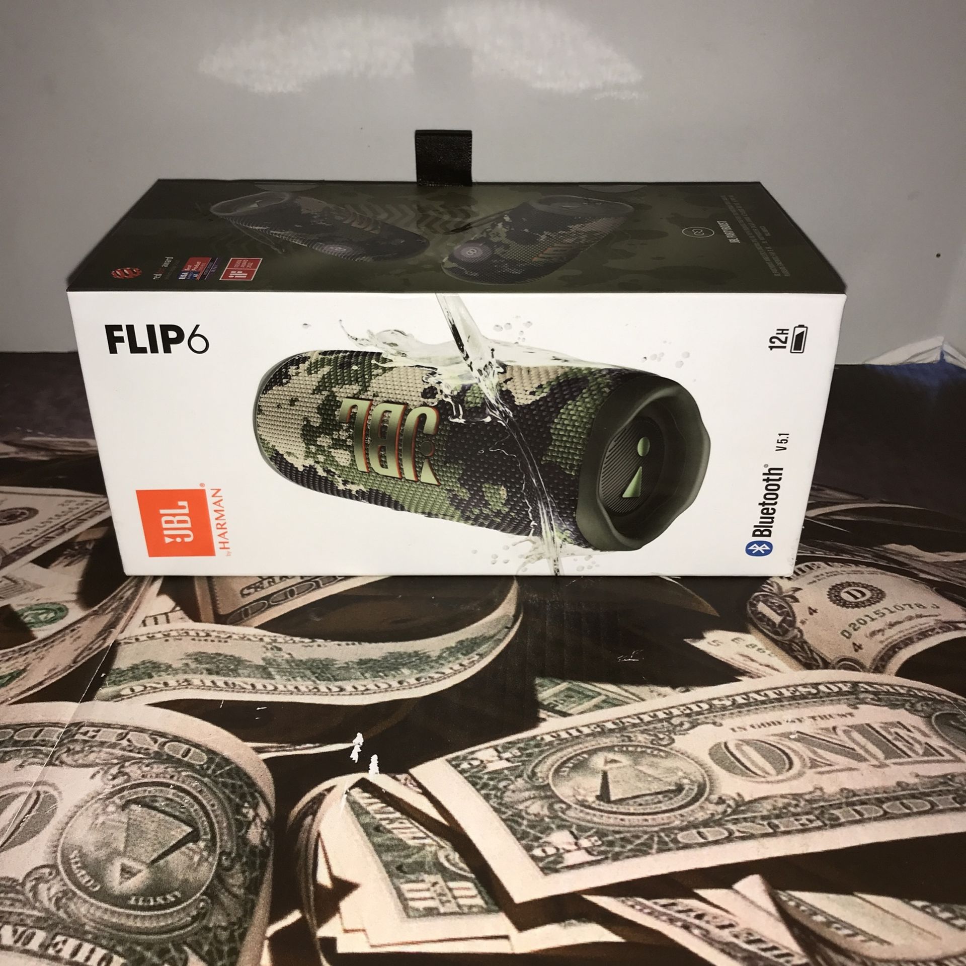 32-5565-1 BLUETOOTH JBL SPEAKER IN BOX WITH CHARGER