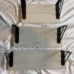 Hanging shelves— Set Of 3