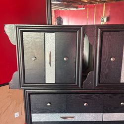 Night stands dressers