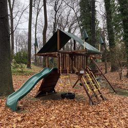 Kids Playground / Swing set 