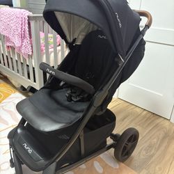 Nuna Travel System Stroller/ Carrier 