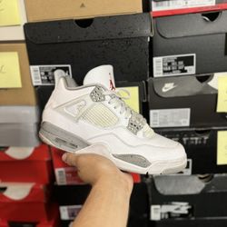 Jordan Oreo 4s size 9 Close To VNDS 