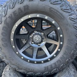 ICON WHEELS 17”.  Tires.  285/70/17.  Goodyear   Used 