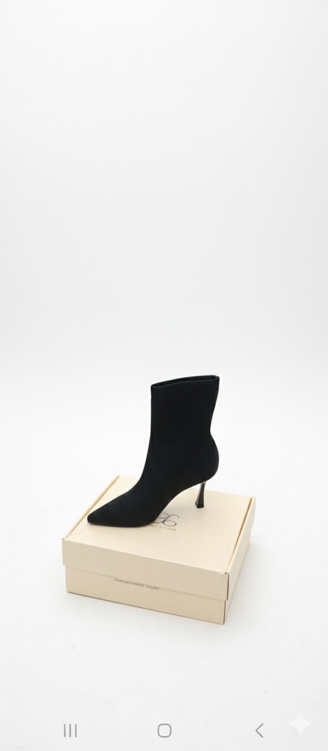 Black Heeled Boots  for Women 