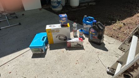 Car parts New brakes/pads/tire chains/oil filter etc