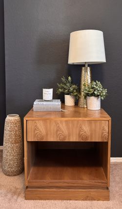 Midcentury End Table / Side Table