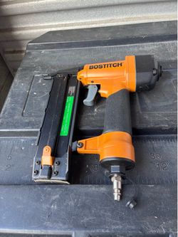 Nailer tool