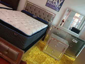 *Weekly Feature!!!*---Bold Jasmine Queen/King Bedroom Sets---From $699!!!---Delivery/$10 Down Financing🤠