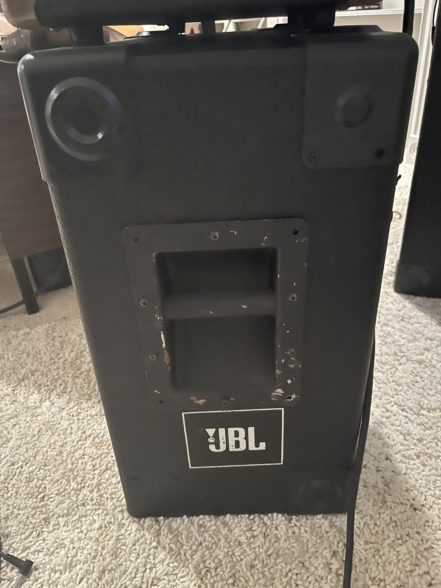 J. B l Speakers