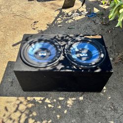 Sony Xplod 1000 watt amp with dual  MTX subs in carpeted box. Hits hard and works good. Great for truck, SUV, or budget bas