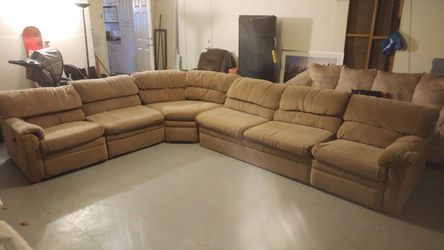 5pc MICROFIBER sectional couch: Recliner ans PULL OUT BED