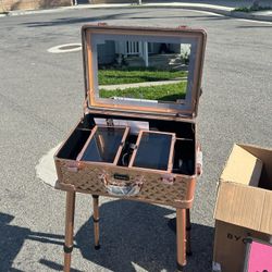 Brand New Rose, Gold, Rolling, Make Up Vanity And Light Case 