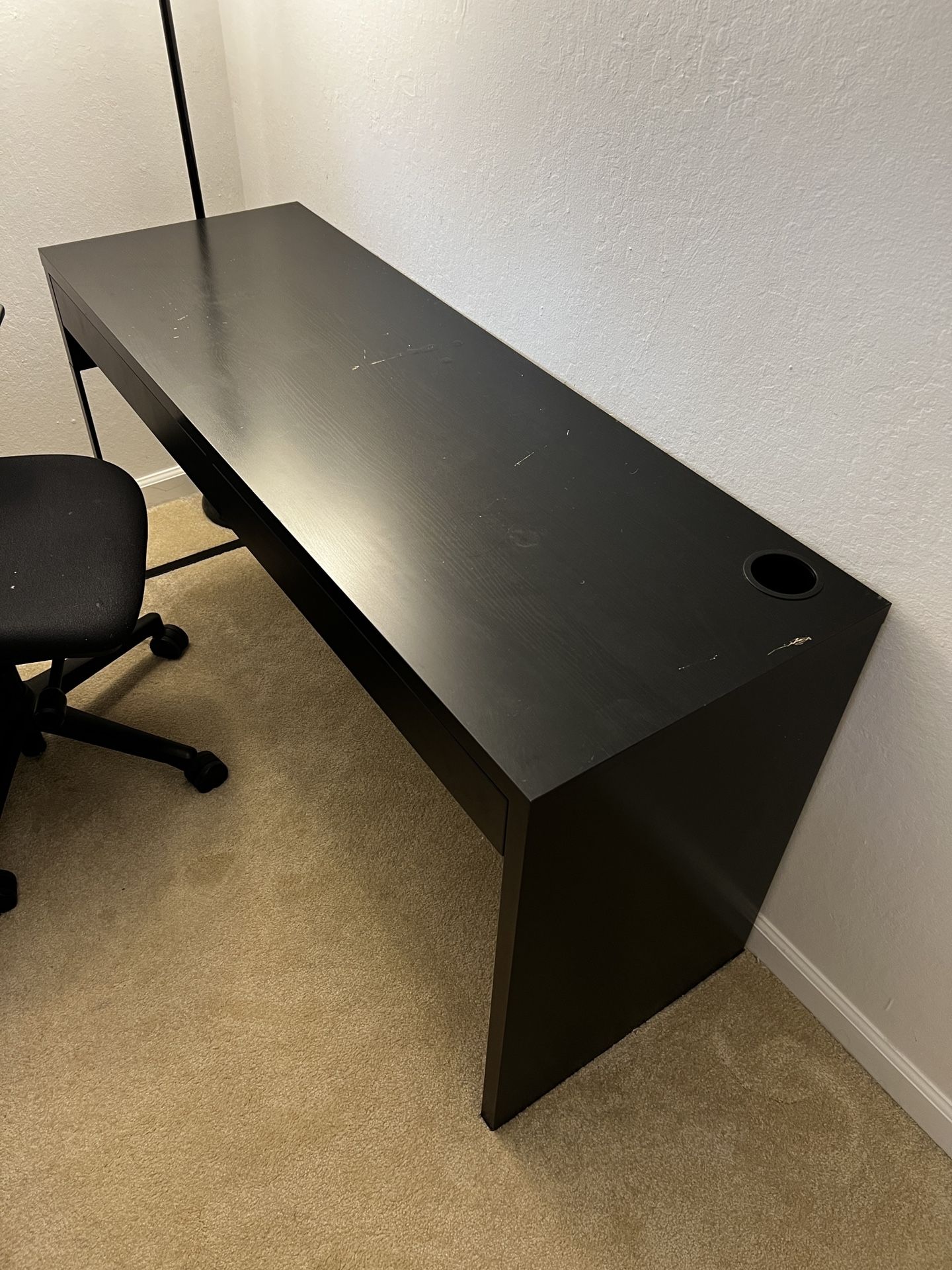 IKEA MICKE Desk