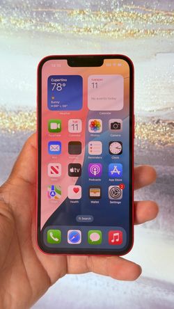 Unlocked Apple iPhone 14 128GB Red.
