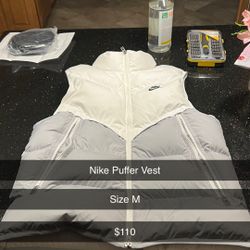 Nike Puffer Vest