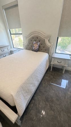Full size bed