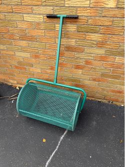 Landzie Compost Spreader