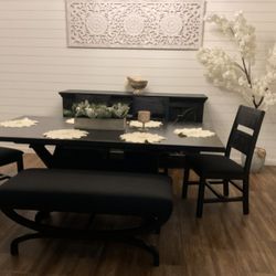 Dinning Table 