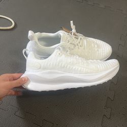 Nike Infinity Run 4 Men’s Size 10 Wide Triple White Brand New
