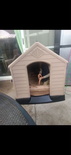 Dog House, Waterproof Indoor Outdoor Doghouse for Large or Small Dog, with Air Vents and Elevated Floor