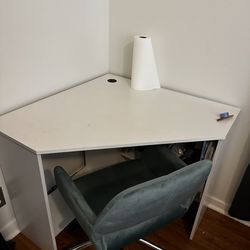 Amazon Corner Desk And Chair 